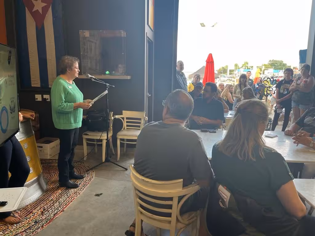 Young entrepreneur presenting at an SSUP event.